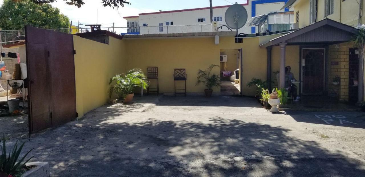 Kingston Hideaway Exterior photo